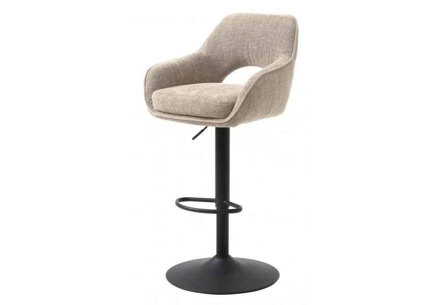 Moderná industriálna otočná výškovo nastaviteľná barová stolička Mille s bočnými opierkami a poloblúkovým výrezom na opierke s poťahom z mikrovlákna v svetlej béžovej farbe s ľanovým dizajnom a čiernou kovovu nohou