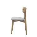 &Scaron;kandin&aacute;vska bukl&eacute; jed&aacute;lensk&aacute; stolička Signe so siv&yacute;m čal&uacute;nen&yacute;m sedadlom a dubov&yacute;m svetl&yacute;m hned&yacute;m r&aacute;mom 81 cm