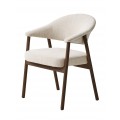Moderná masívna jedálenská stolička Bodil v severskom štýle so ženilkovým poťahom v svetlej béžovej farbe a konštrukciou v tmavom hnedom prírodnom prevedení