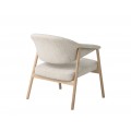 &Scaron;kandin&aacute;vske čal&uacute;nen&eacute; kreslo Bodil s kr&eacute;mov&yacute;m ženilkov&yacute;m poťahom a kon&scaron;trukciou vo svetlom hnedom preveden&iacute; bielen&eacute;ho duba 69 cm