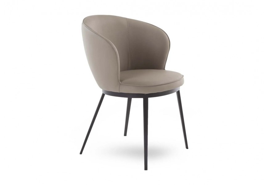 Dizajnová industriálna jedálenská stolička Gamla s okrúhlym sedadlom a zaoblenou opierkou s bočnicami s poťahom z ekokože v taupe sivohnedom odtieni s kovovými nohami v čiernej farbe