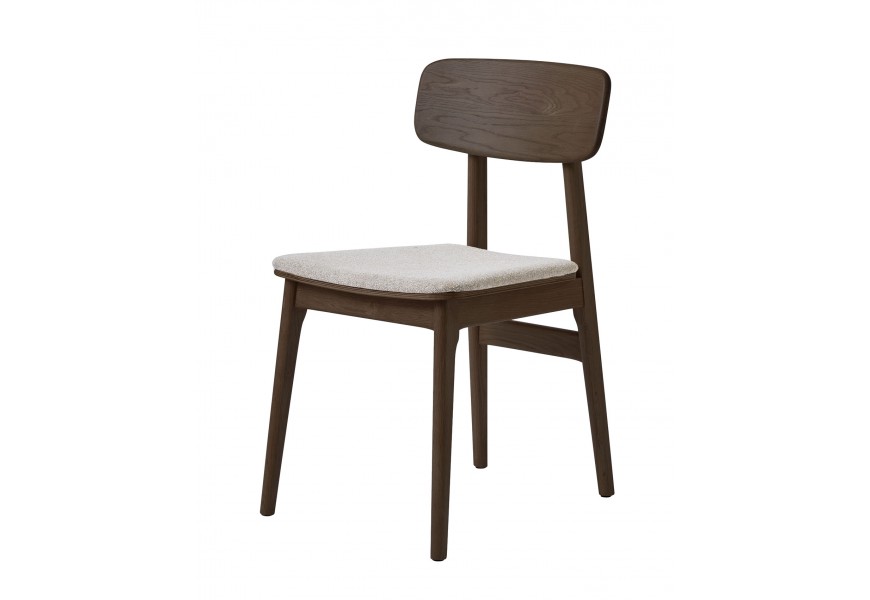 Škandinávska masívna jedálenská stolička Vimo s čalúneným sedadlom s buklé poťahom v melírovanom bielo béžovom prevedení s konštrukciou z dubového dreva v tmavom čokoládovom hnedom lakovaní s priznanou štruktúrou