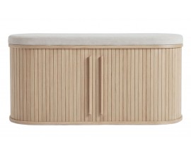 Retro lavica Alborg s &uacute;ložn&yacute;m priestorom s posuvn&yacute;mi dvierkami s lamelov&yacute;m dizajnom s čal&uacute;nen&yacute;m sedadlom s b&eacute;žov&yacute;m ženilkov&yacute;m poťahom bez nožičiek vo svetlom hnedom dubovom preveden&iacute;