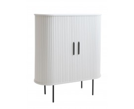 Retro biela ov&aacute;lna barov&aacute; skrinka Bornholm s posuvn&yacute;mi dvierkami s vertik&aacute;lnymi lamelami a čiernymi kovov&yacute;mi detailmi 118 cm