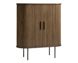 &Scaron;kandin&aacute;vska ov&aacute;lna barov&aacute; skrinka Bornholm v tmavom hnedom dubovom preveden&iacute; s posuvn&yacute;mi lamelov&yacute;mi dvierkami 118 cm