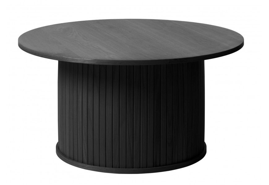 Retro dizajnový okrúhly konferenčný stolík Bornholm v čiernom dubovom prevedení s hladkou vrchnou doskou a mohutnou valcovitou nohou obloženou vertikálnymi lamelami