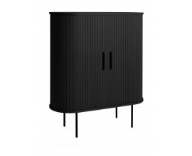 Moderná čierna oválna barová skrinka Bornholm s posuvnými dvierkami s lamelovým dizajnom a kovovými nohami 118 cm