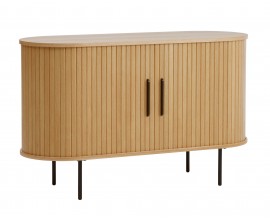 Škandinávsky oválny príborník Bornholm s dvomi posuvnými lamelovými dvierkami vo svetlom hnedom dubovom prevedení 120 cm