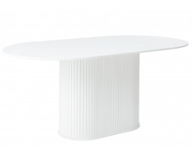 Moderný oválny biely jedálenský stôl Bornholm s hladkou vrchnou doskou a mohutnou nohou s lamelovým dekorom 180 cm