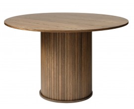 &Scaron;kandin&aacute;vsky seversk&yacute; okr&uacute;hly jed&aacute;lensk&yacute; st&ocirc;l Bornholm s hladkou vrchnou doskou a valcovitou nohou s vertik&aacute;lnymi lamelami v tmavom hnedom pr&iacute;rodnom dubovom preveden&iacute;