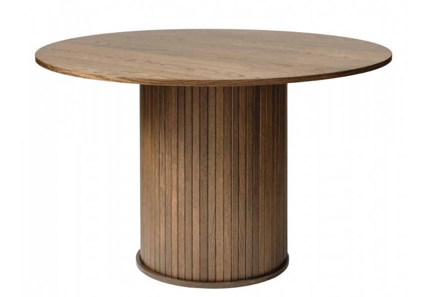 Škandinávsky severský okrúhly jedálenský stôl Bornholm s hladkou vrchnou doskou a valcovitou nohou s vertikálnymi lamelami v tmavom hnedom prírodnom dubovom prevedení