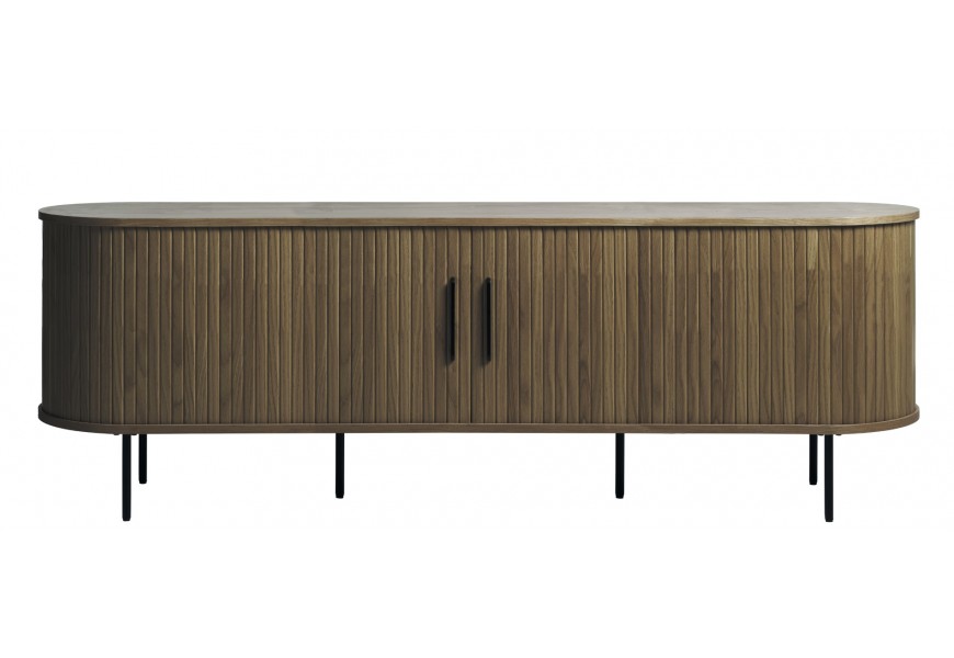 Škandinávsky severský televízny stolík Bornholm oválneho tvaru s tmavom hnedom dubovom prevedení s dvomi posuvnými dvierkami s lamelovým dekorom s úchytkami a šiestimi nohami z kovu v matnej čiernej farbe