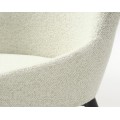Modern&aacute; čal&uacute;nen&aacute; jed&aacute;lensk&aacute; stolička Shariq s poťahom z bukl&eacute; l&aacute;tky v bielom kr&eacute;movom preveden&iacute; s čiernymi nohami 82 cm