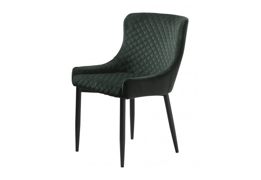 Dizajnová art deco tmavá zelená jedálenská stolička Shariq s čalúnenou sedacou časťou s prešívanou vnútornou stranou opierky s kosoštvorcovým vzorom so zamatovým poťahom s valcovitými nohami z kovu v čiernej farbe