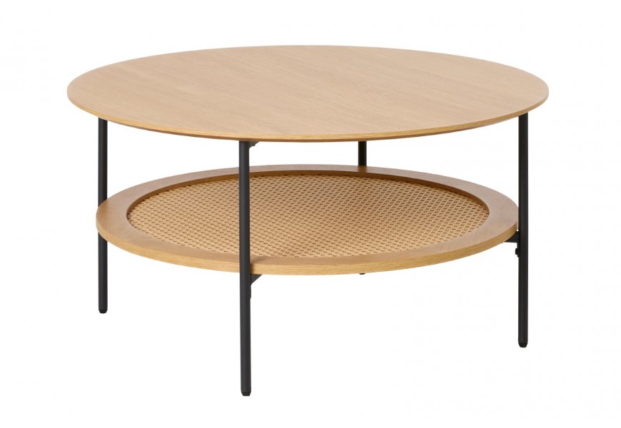 Retro moderný konferenčný stolík Malmo s okrúhlou svetlou hnedou doskou s dubovým dekorom a policou s béžovým ratanovým výpletom s viedenským vzorom so štyrmi štíhlymi kovovými nohami v čiernej farbe