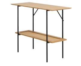 Modern&yacute; konzolov&yacute; stol&iacute;k Malmo so svetlou hnedou doskou s dubov&yacute;m dekorom a ratanovou policou s čiernym kovov&yacute;m r&aacute;mom 100 cm