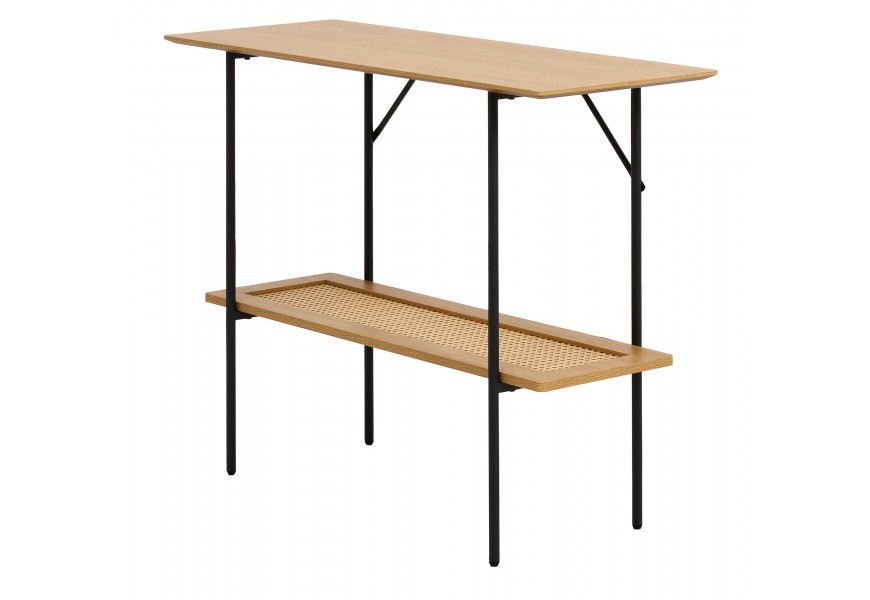 Retro škandinávsky konzolový stolík Malmo s obdĺžnikovou vrchnou doskou vo svetlom hnedom dubovom dekore s policou s ratanovým výpletom s viedenským vzorom s konštrukciou z kovu v čiernej farbe v industriálnom štýle