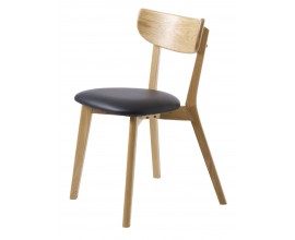 Modern&aacute; jed&aacute;lensk&aacute; stolička Vitro s mas&iacute;vnou dubovou kon&scaron;trukciou v pr&iacute;rodnej svetlej hnedej farbe s prirodzenou kresbou letokruhov s čal&uacute;nen&yacute;m sedadlom s poťahom z ekokože v čiernej farbe
