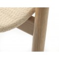 Luxusn&aacute; &scaron;kandin&aacute;vska jed&aacute;lensk&aacute; stolička Cordel s r&aacute;mom so svetl&eacute;ho hned&eacute;ho dubov&eacute;ho dreva s b&eacute;žov&yacute;m v&yacute;pletom sedadla 77 cm