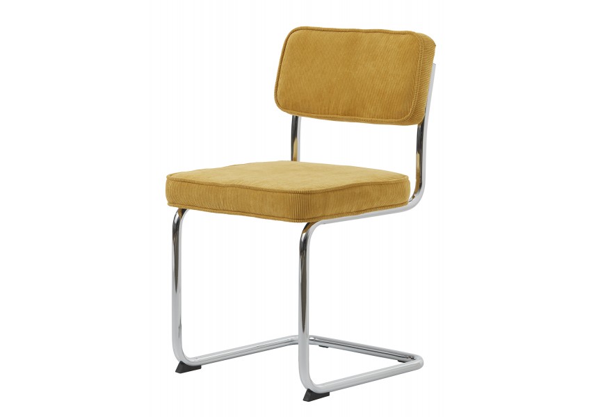 Moderná chrómová jedálenská stolička Bente s lesklou kovovou konzolovou konštrukciou s čalúneným sedadlom a opierkou s menčestrovým poťahom v žltej farbe