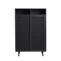 Industri&aacute;lny vysok&yacute; pr&iacute;born&iacute;k Vejle z kovu v čiernej farbe s policami a dvomi posuvn&yacute;mi perforovan&yacute;mi dvierkami 140 cm