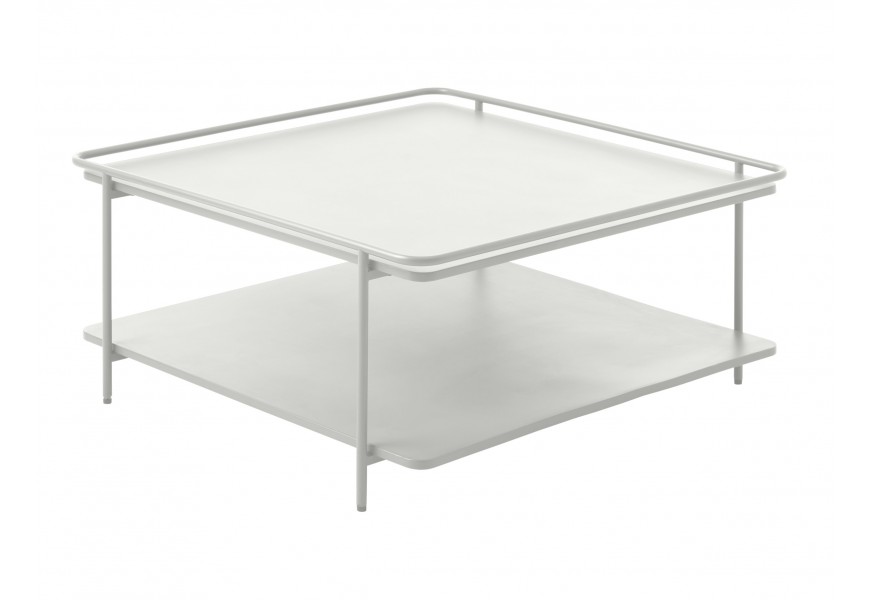 Škandinávsky štvorcový konferenčný stolík Koge s otvorenou policou a doskou s vyvýšeným okrajom so štyrmi štíhlymi nohami z kovu vo svetlom sivom prevedení s teplým podtónom