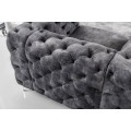 Luxusn&eacute; chesterfield kreslo Modern Barock v tmavosivej farbe so zamatov&yacute;m poťahom a strieborn&yacute;mi nožičkami z kovu 120 cm 