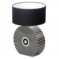 Moderná art deco čierno biela stolná lampa Celia s nohou v tvare kruhu z akrylu s kosťovou intarziou s motívom slnečných lúčov v čiernej a bielej farbe s okrúhlym textilným tienidlom v čiernej farbe