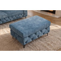 Modern&aacute; chesterfield obdĺžnikov&aacute; taburetka Modern Barock so zamatov&yacute;m čal&uacute;nen&iacute;m v petrolejovej modrej farbe a nožičkami 95 cm