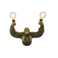 Dizajnov&aacute; glamour n&aacute;stenn&aacute; lampa Tierra Glam s dizajnom opice s dvomi žiarovkami v zlatej farbe 50 cm