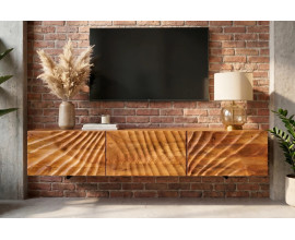 Mas&iacute;vny dizajnov&yacute; n&aacute;stenn&yacute; TV stol&iacute;k Cumbria s tromi dvierkami s reli&eacute;fnym zdoben&iacute;m v pr&iacute;rodnej hnedej farbe 160 cm