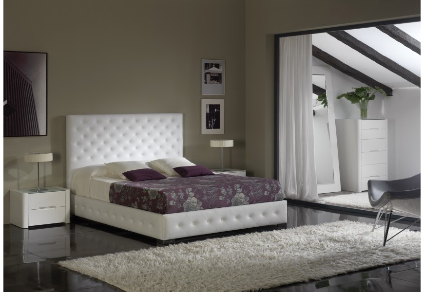 Elegantná chesterfield posteľ ALMA s koženým čalúnením 200cm