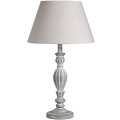 Vintage a provensálska stolná a nočná lampa s vyrezávaným zdobením a off white farebnou patinou na jej koštrukcii