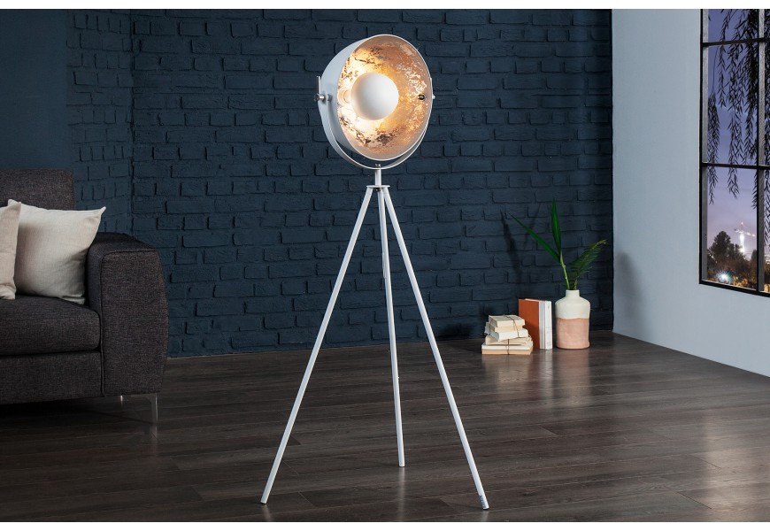 Origin&aacute;lna modern&aacute; stojaca lampa Studio 140cm biela/strieborn&aacute;