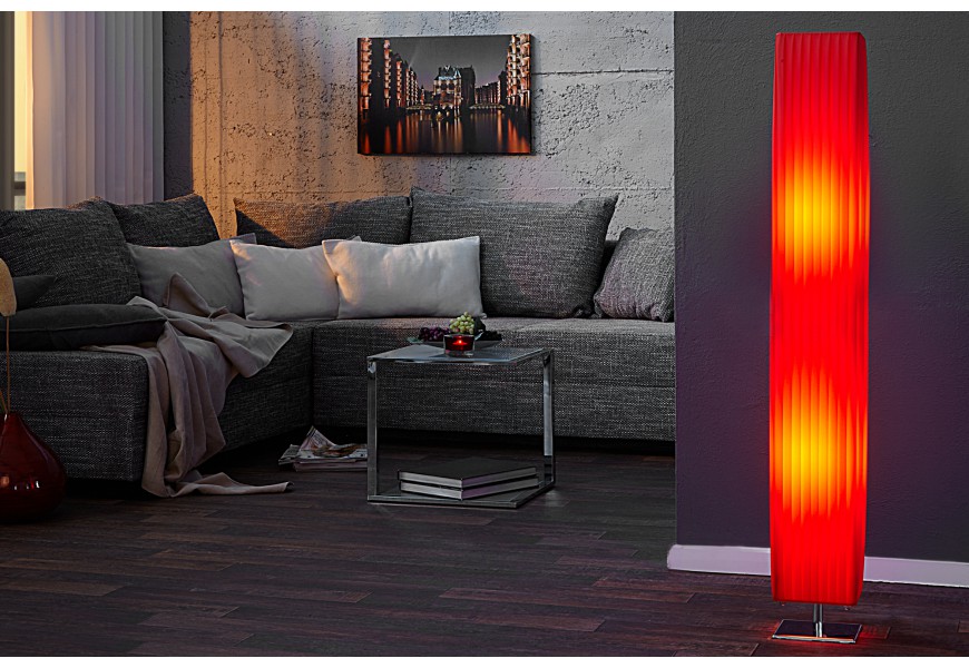 Moderná obdĺžniková stojaca lampa Paris v červenom latexe s oranžovým podtónom a striebornou štvorcovou podstavou 120 cm