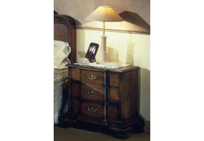 Elegantný starožitný nočný stolík Nuevas formas s tromi zásuvkami