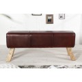 Vidiecka dvojmiestna lavica Bock s poťahom z pravej červenohnedej kože a drevenými nožičkami v hranatom tvare 120 cm