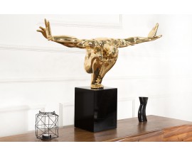 Jedinečná luxusná soška športovca zlatá