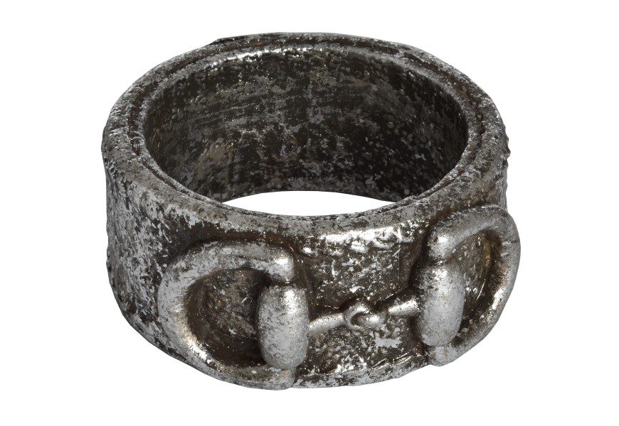 Strieborn&yacute; kruh na serv&iacute;tky v stredovekom &scaron;t&yacute;le