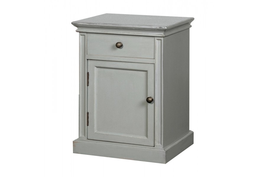 Sivý vidiecky nočný stolík v holubej sivej farbe s vintage efektom s dvierkami a zásuvkou