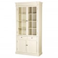 Biela vysoká presklená vidiecka vitrína Cream Fayence s provensálskym nádychom so zásuvkami a krídlovými dvierkami