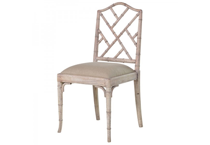 Vidiecka jedálenská stolička Nature v svetlej hnedej farbe s jemnou patinou s bambusovým dizajnom z akáciového dreva s čalúneným sedadlom z ľanu v béžovej farbe