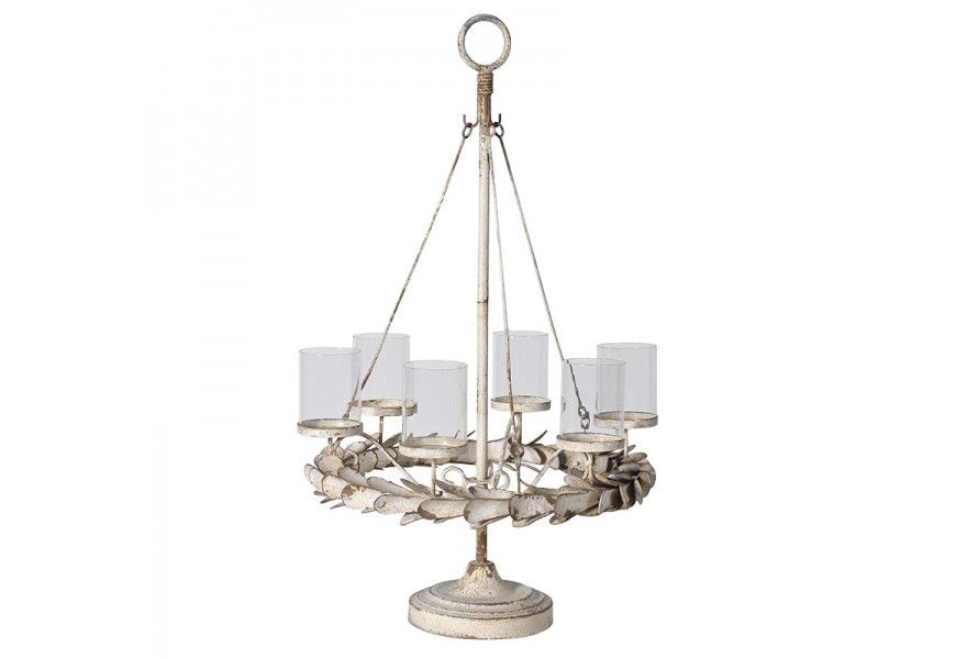 Elegantný svietnik Astoria s kovovou konštrukciou okrúhleho tvaru v off white bielom odtieni s vintage patinou