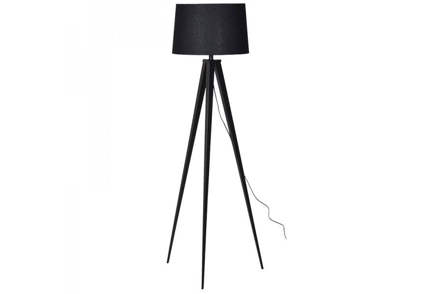 Dizajnová čierna stojaca lampa Matte v modernom matnom prevedení