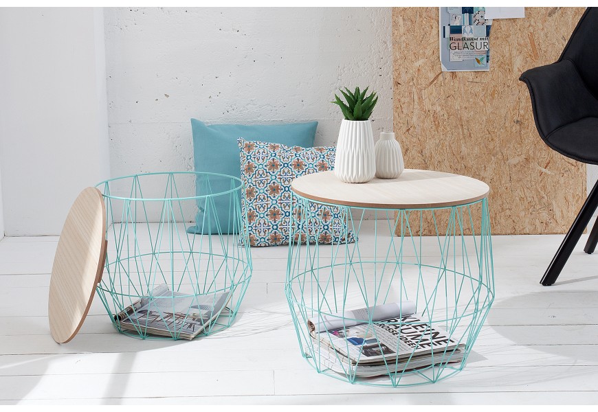 Vďaka odnímateľnej doske možno podstavu stolíka využiť aj ako úložný priestor