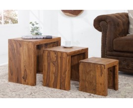 Sada troch jedinečných stolíkov z masívneho dreva Sheesham