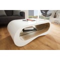 Dizajnový stolík v minimalistických, zaoblených tvaroch