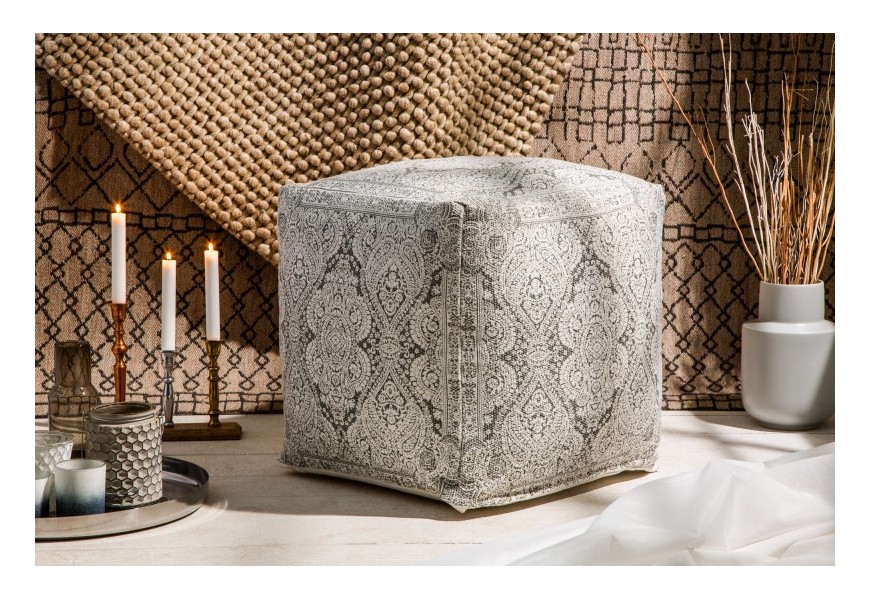 Jedinečn&aacute; orient&aacute;lna taburetka Ottomann