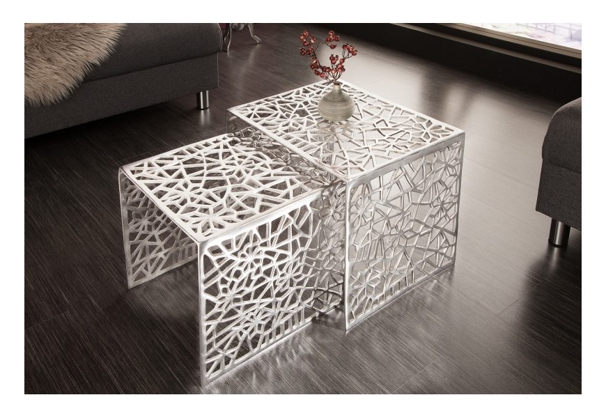 Atypické dizajnové stolíky štvorcového tvaru do moderných a dizajnových priestorov