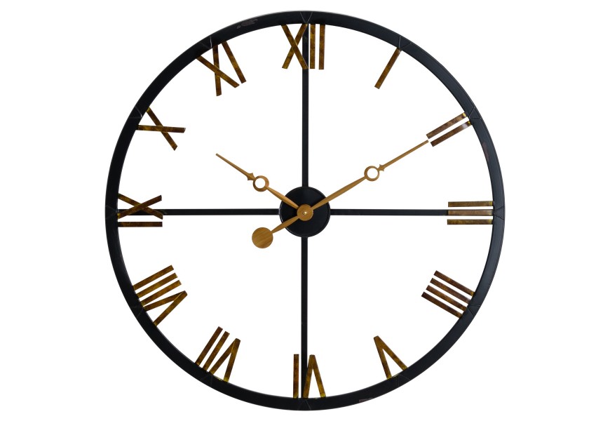 Originálne kovové hodiny s prvkami industriálneho štýlu
